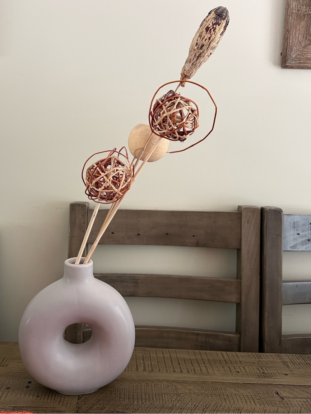Infinity Matte Round Donut Vase in Light Gray